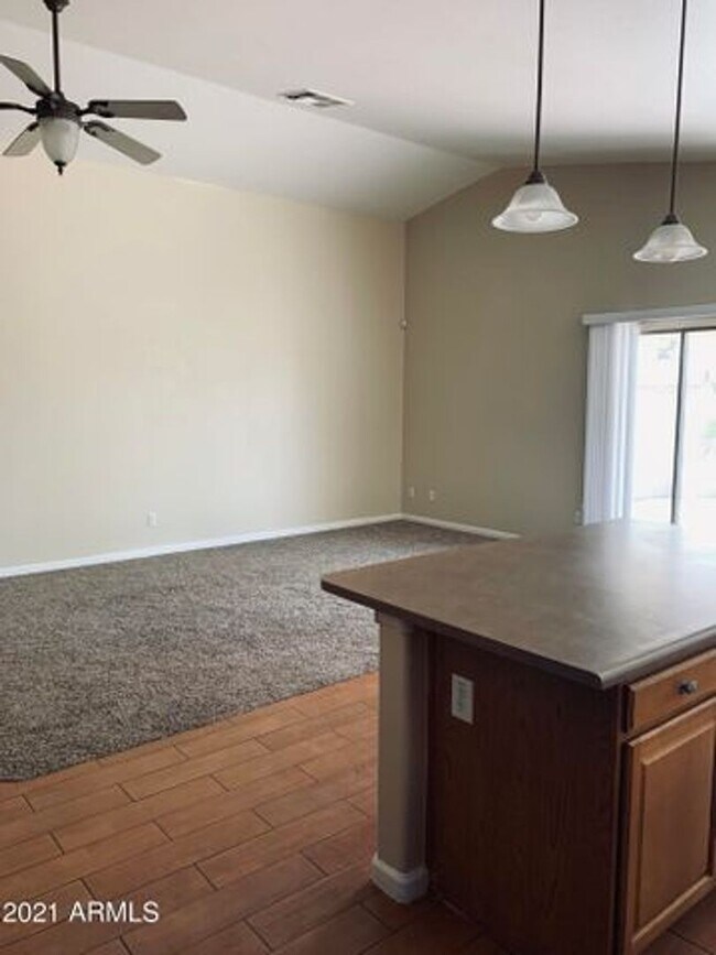 6809 W Puget Ave Peoria, AZ 85345 photo 3