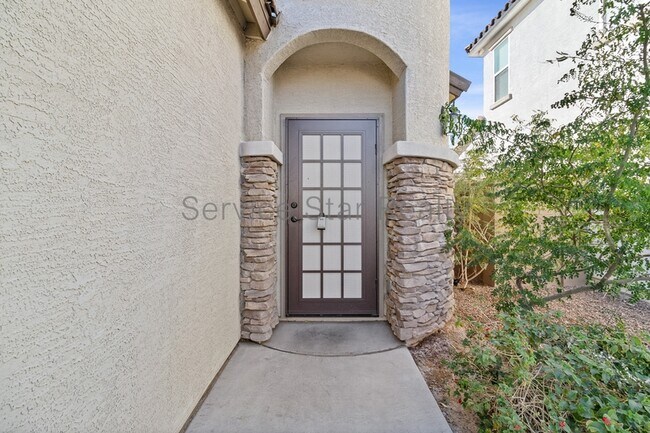 731 Gary Ln Phoenix, AZ 85042 photo 3