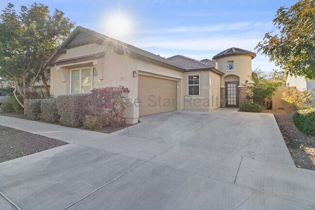 731 Gary Ln Phoenix, AZ 85042 photo 2