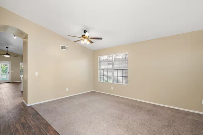 7936 W Taro Ln photo 4