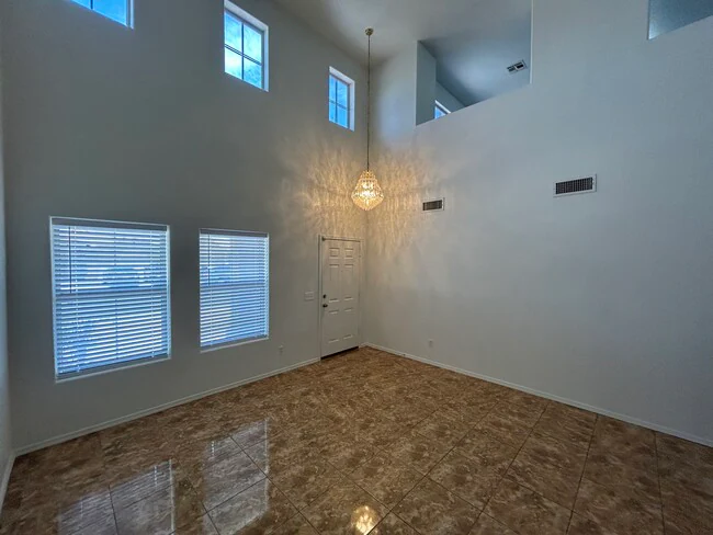 7399 W Solano Dr S Glendale, AZ 85303 photo 4
