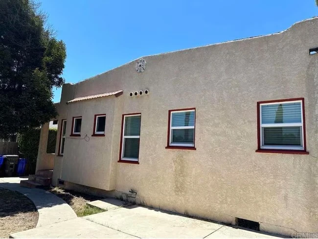 1944 32nd St San Diego, CA 92102 photo 3