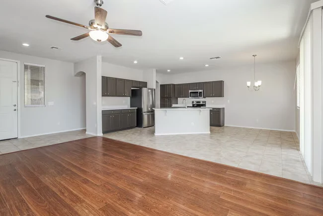 16855 W Ironwood St Surprise, AZ 85388 photo 3