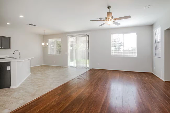 16855 W Ironwood St Surprise, AZ 85388 photo 4