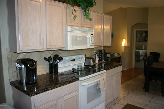 4827 E Mossman Rd photo 5