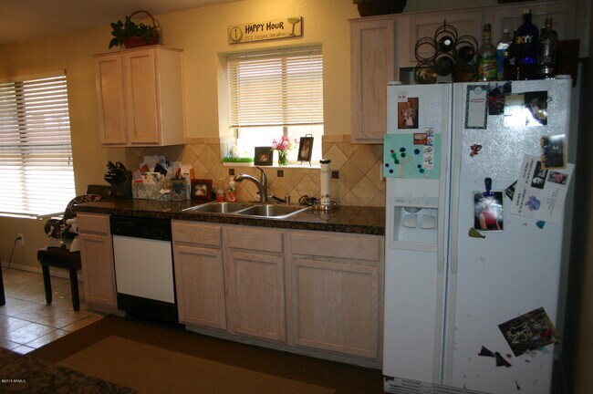 4827 E Mossman Rd photo 4