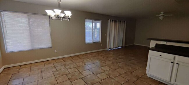 1385 E Betsy Ln Gilbert, AZ 85296 photo 3