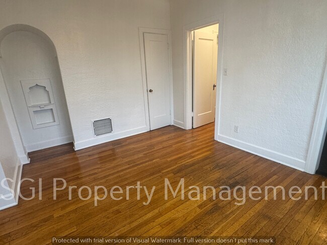 541 W Monte Vista Rd Phoenix, AZ 85003 photo 4