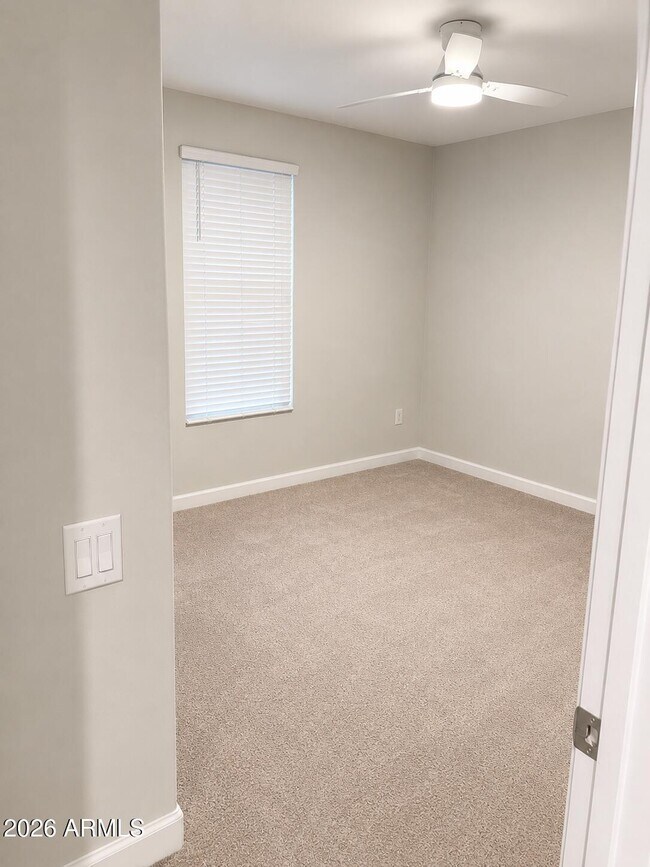 6523 E Bluefield Ave Phoenix, AZ 85054 photo 4