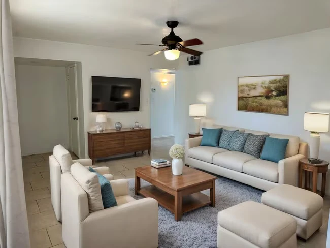 2942 W Butler Dr Phoenix, AZ 85051 photo 3