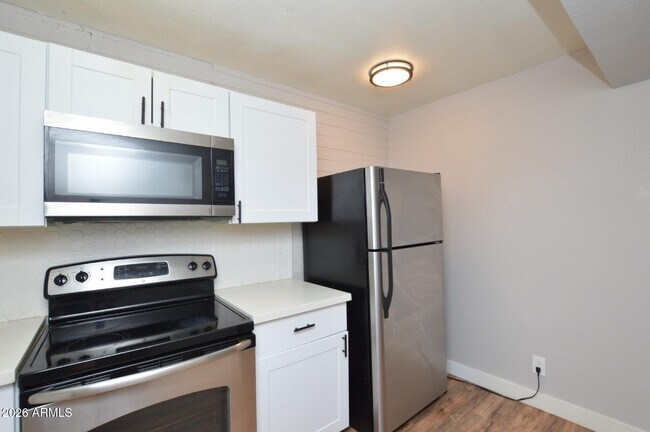 6040 N 21st Ave Phoenix, AZ 85015 photo 4