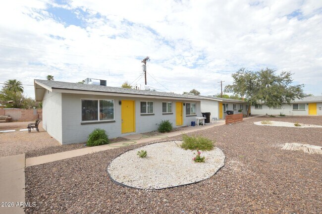 6040 N 21st Ave Phoenix, AZ 85015 photo 2