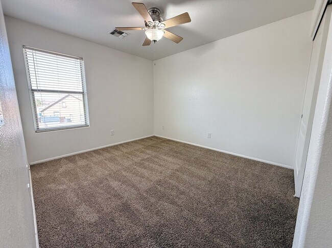 4802 W Fawn Dr Phoenix, AZ 85339 photo 3