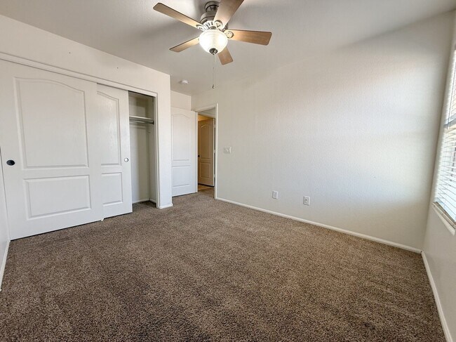 4802 W Fawn Dr Phoenix, AZ 85339 photo 2