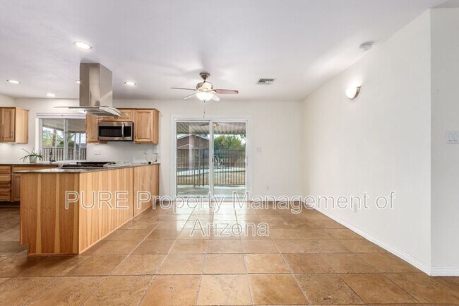 3839 E Shangri La Rd Phoenix, AZ 85028 photo 5