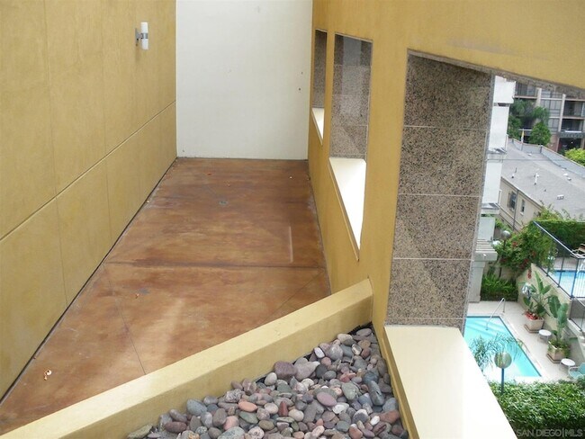 801 Ash St San Diego, CA 92101 photo 2
