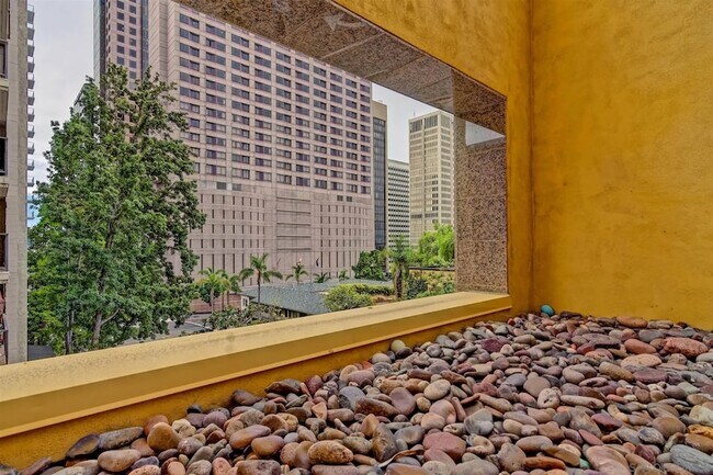 801 Ash St San Diego, CA 92101 photo 3