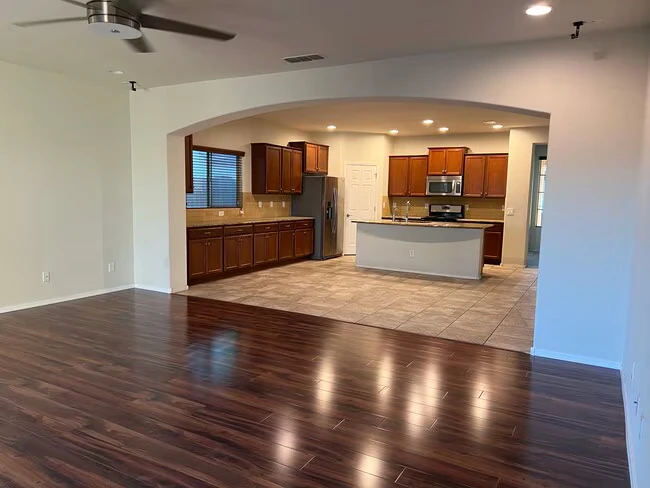 1019 W Spur Dr Phoenix, AZ 85085 photo 5