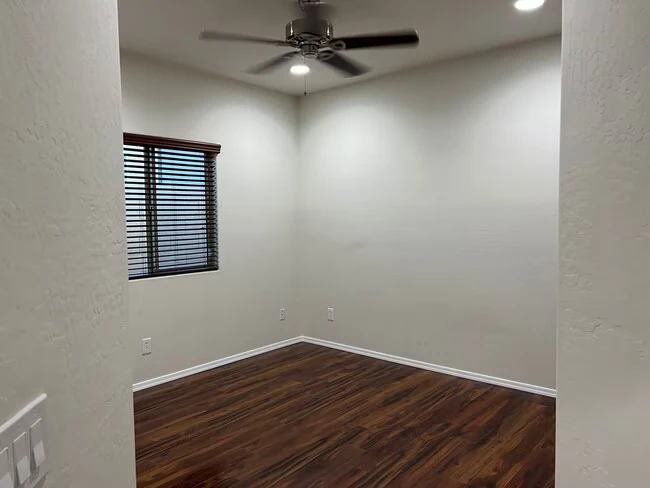 1019 W Spur Dr Phoenix, AZ 85085 photo 3