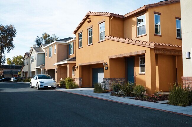 4714 Tina Speciale Dr photo 2