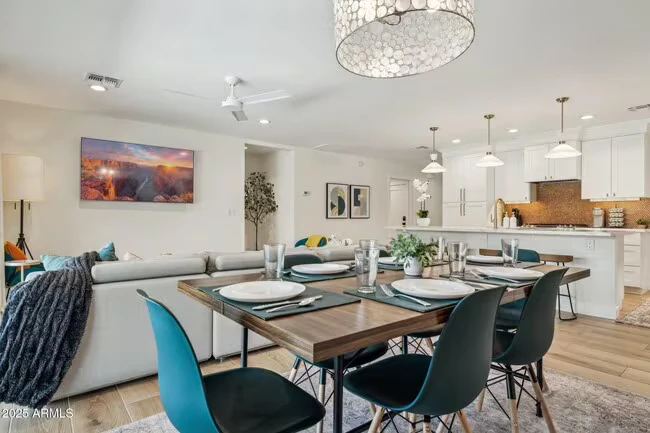 8626 E Clarendon Ave Scottsdale, AZ 85251 photo 5
