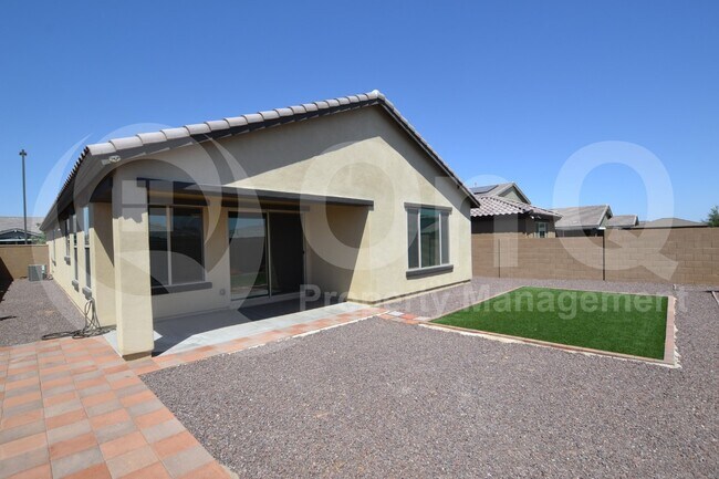 14425 W Dahlia Dr Surprise, AZ 85379 photo 3