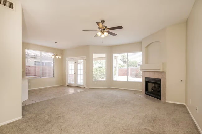 3142 E Kristal Way Phoenix, AZ 85050 photo 4