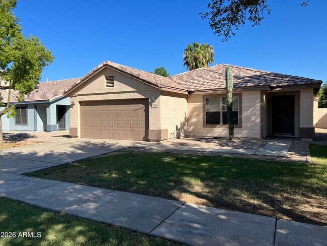 434 W Fabens Ln photo 4