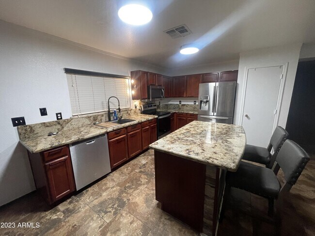 578 W Racine Loop Casa Grande, AZ 85122 photo 4