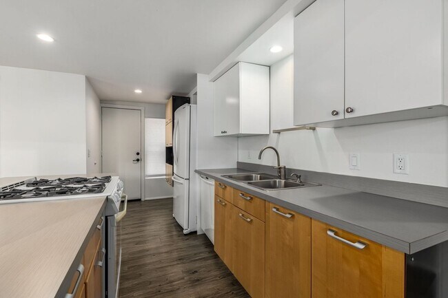 1030 E Polk St Phoenix, AZ 85006 photo 5