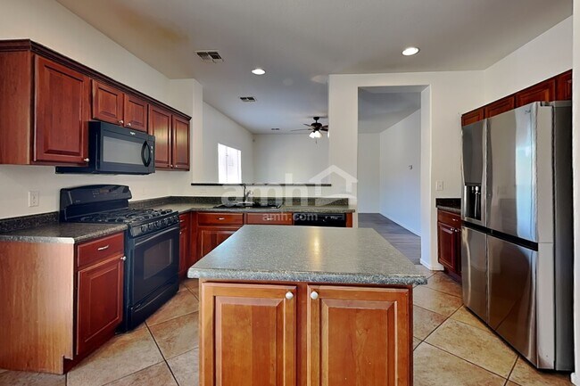 17646 W Bridger St Surprise, AZ 85388 photo 3