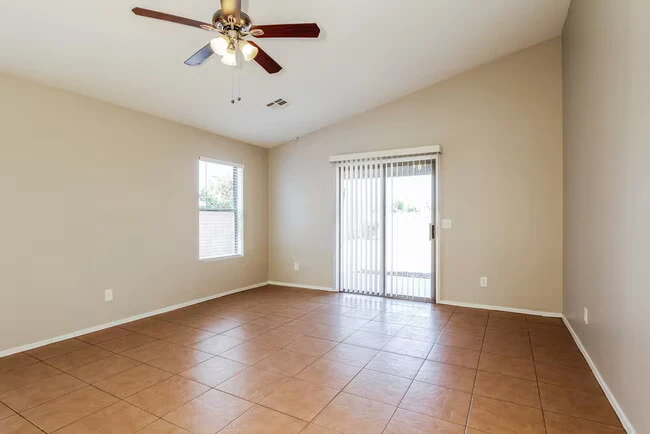 1840 S 106th Ln Tolleson, AZ 85353 photo 4