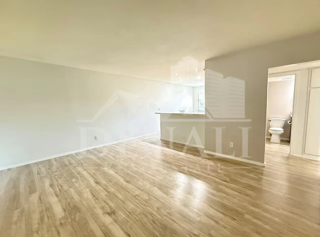 749 E Montebello Ave Phoenix, AZ 85014 photo 3