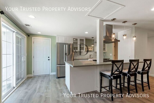906 Rose Dr Vista, CA 92083 photo 4