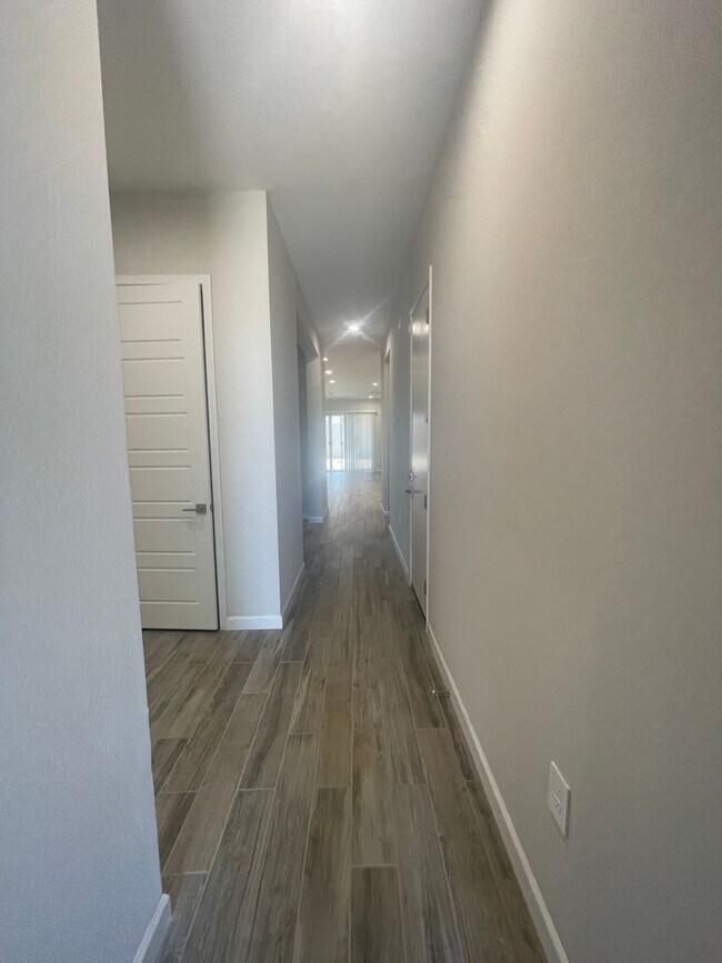 21553 N 102nd Dr Peoria, AZ 85382 photo 4