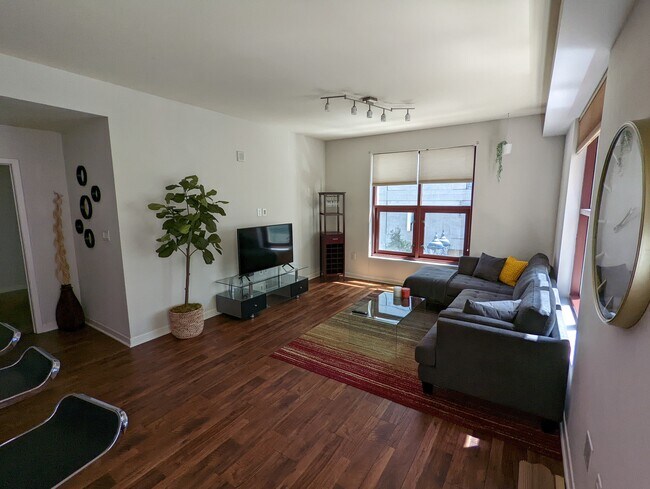 1150 J Street San Diego, CA 92101 photo 4