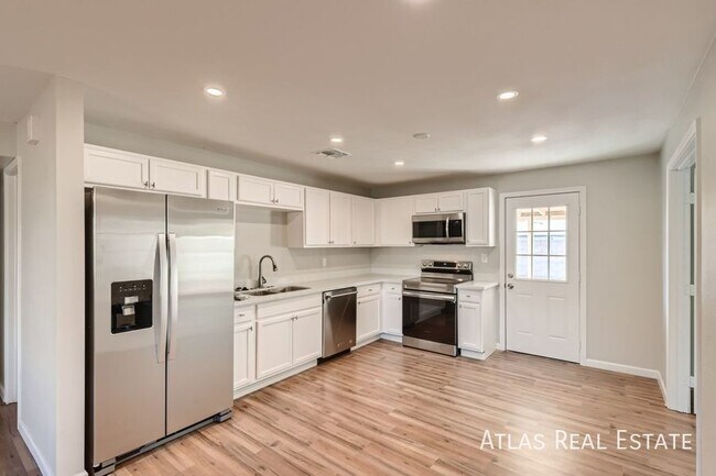 3429 E Blanche Dr Phoenix, AZ 85032 photo 4