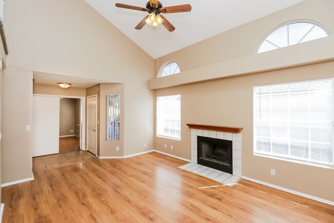 3 1811 S 39th St Mesa, AZ 85206 photo 4