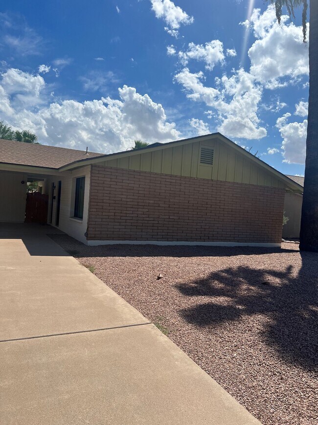 1921 E Wesleyan Dr Tempe, AZ 85282