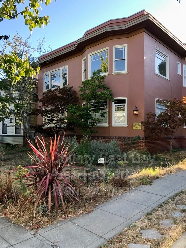2632 Hillegass Ave Berkeley, CA 94704 photo 2