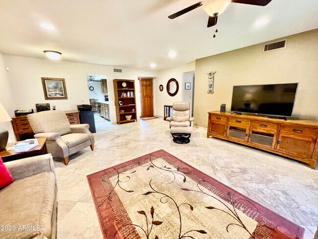 9126 W Kimberly Way Peoria, AZ 85382 photo 5