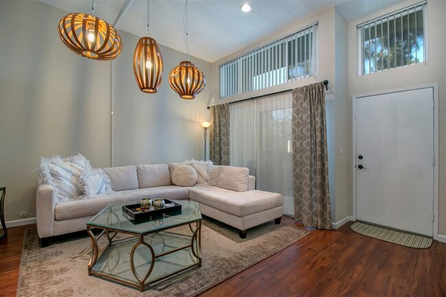 3330 Via Alicante San Diego, CA 92037 photo 2