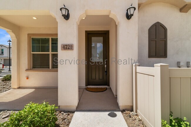 4721 S Ferric Mesa, AZ 85212 photo 2