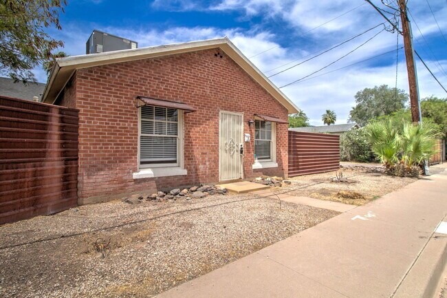 1010 E Coronado Rd Phoenix, AZ 85006 photo 4