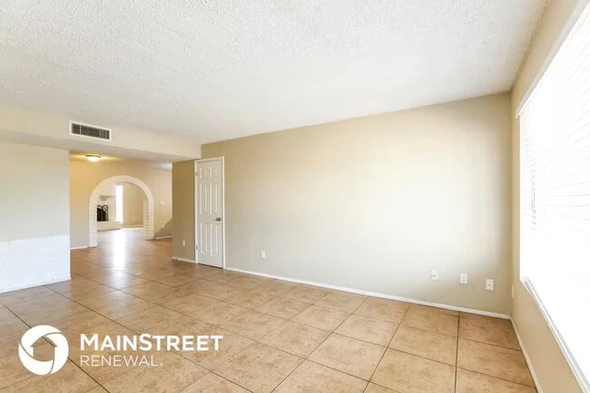 5311 W Holly St Phoenix, AZ 85035 photo 2