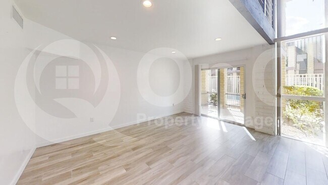 6925 E 4th St Scottsdale, AZ 85251 photo 5