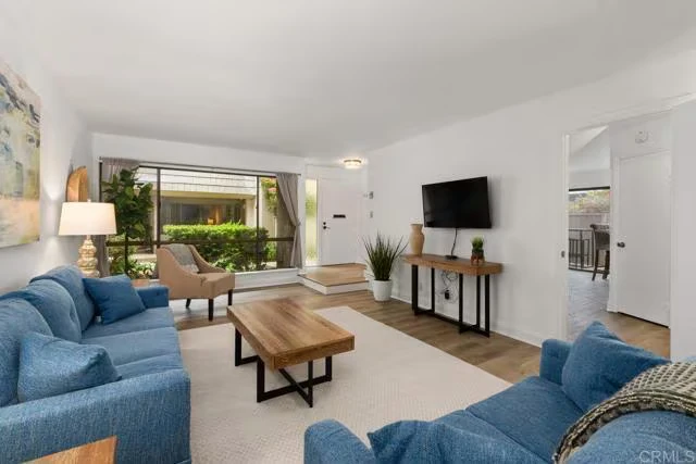 836 S Sierra Ave Solana Beach, CA 92075 photo 2
