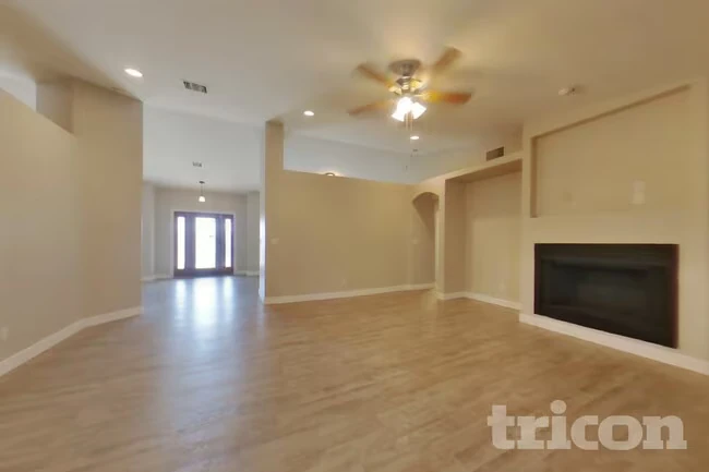 12626 N 20th St Phoenix, AZ 85022 photo 3