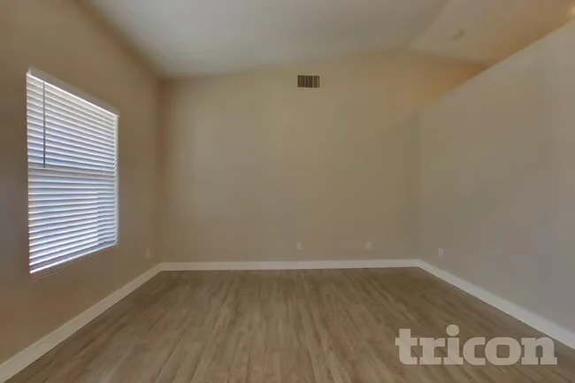 12626 N 20th St Phoenix, AZ 85022 photo 4