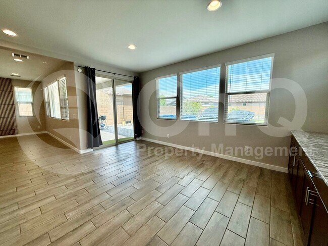 4321 N 94th Dr Phoenix, AZ 85037 photo 5